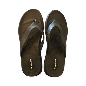 Okabashi Womens Black Flip Flops Sz Med. NW/O Box